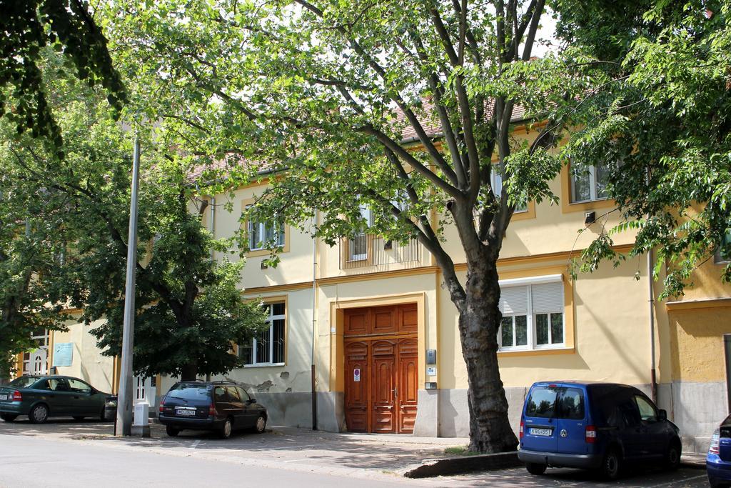 Veva Apartman - Eger Maganszallashely Εξωτερικό φωτογραφία