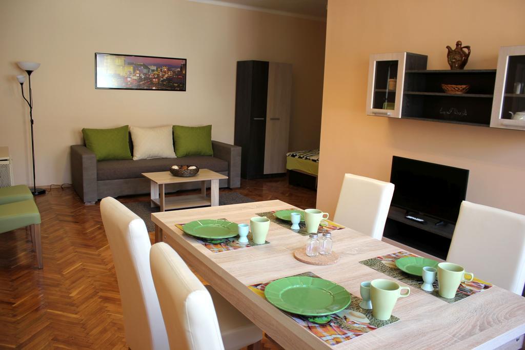 Veva Apartman - Eger Maganszallashely Εξωτερικό φωτογραφία