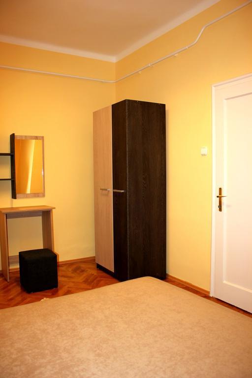 Veva Apartman - Eger Maganszallashely Εξωτερικό φωτογραφία